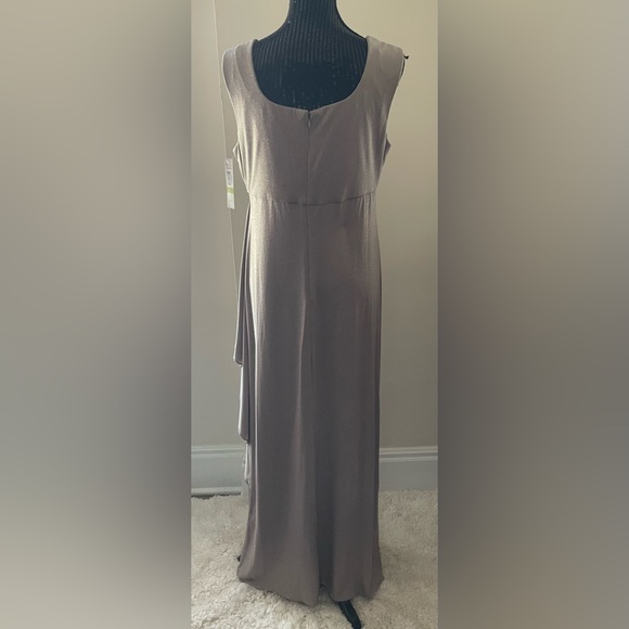 R&M Richard's Shimmer Champagne Gown
NWT Size 14 - Picture 5 of 15